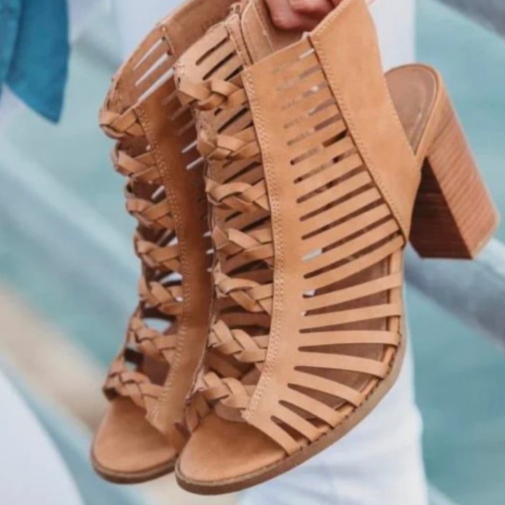 DV Dolce Vita Alyson Ankle Booties Heels Peep Toe